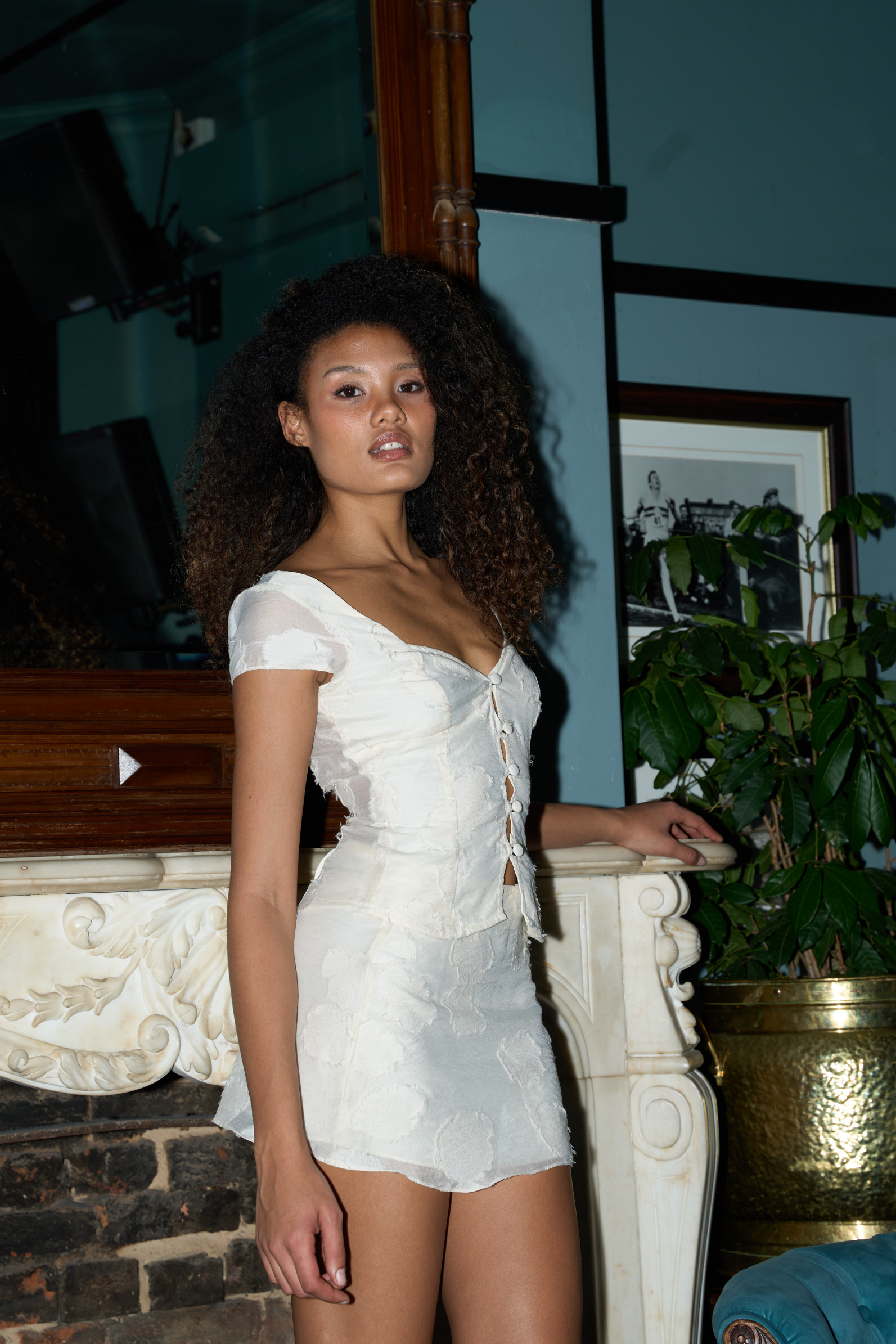 Azalea Cut Out Top | Ecru